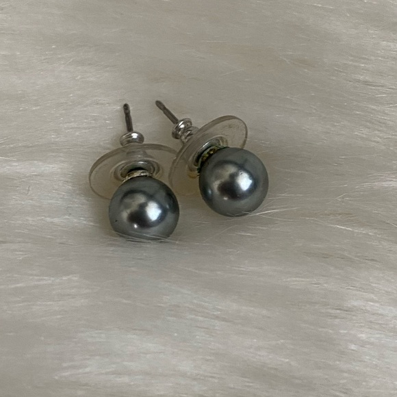 Beautiful Anne Klein Necklace, appropriately 36” - Picture 4 of 4